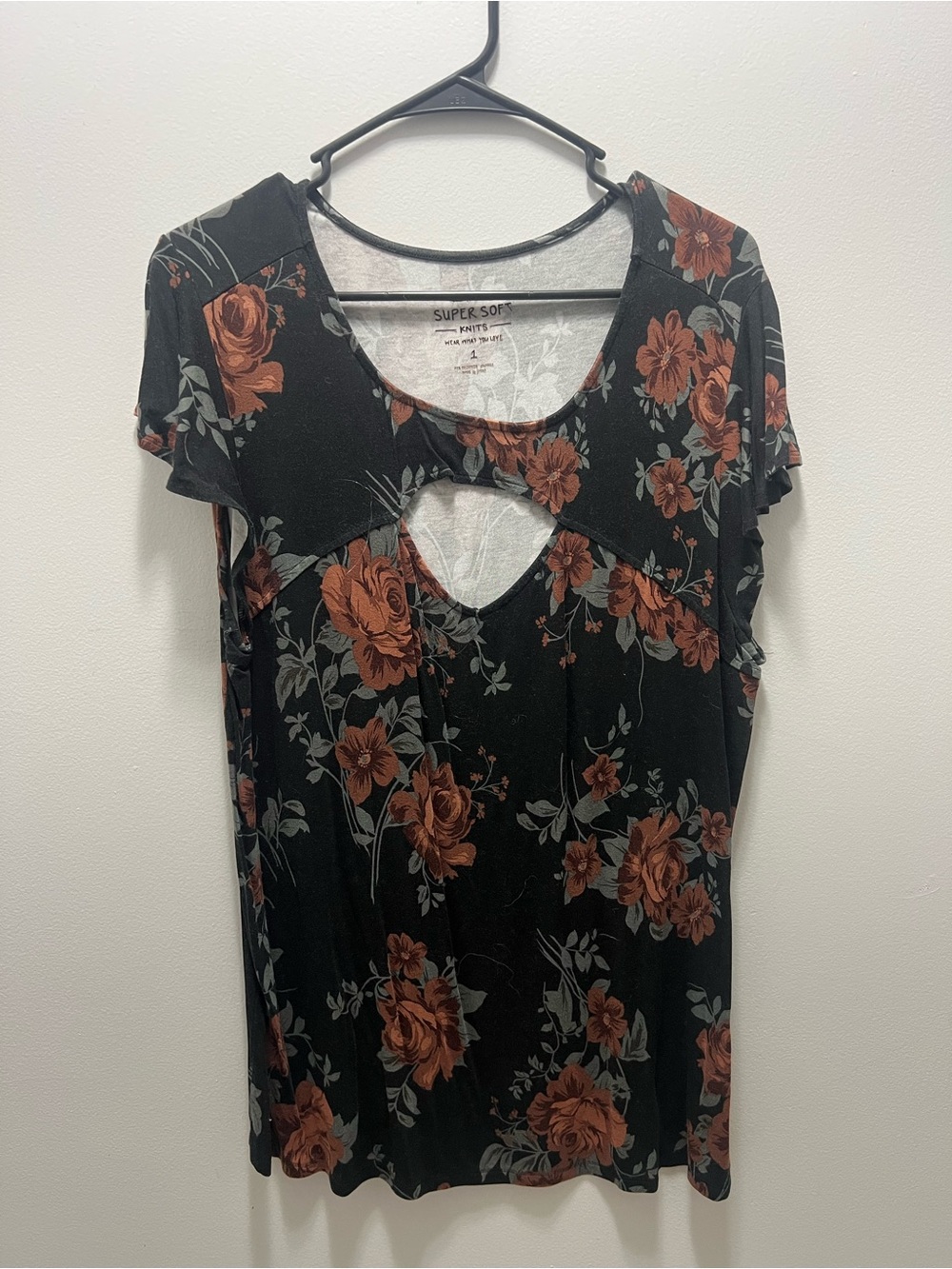 torrid Black Floral Keyhole Short Sleeve Top